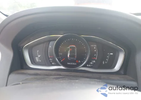 2017 Volvo Xc60 T5 Inscription z USA, uszkodzony, nr VIN YV440MDU1H2199868